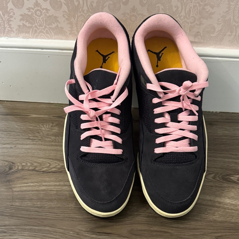 Stylish Black and Pink Jordan Flight Men's Sneakers - Picture 4 of 4